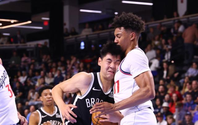 石油杯-防守积极性拉满！崔永熙篮网首秀8分钟获1分2板